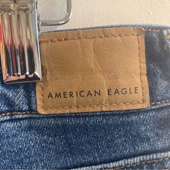 AMERICAN EAGLE Sz 16 Mom Style Busted Knee Dark Wash High Rise Chewed Hem Jeans - Picture 11 of 12